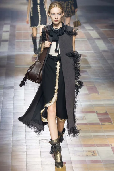 Look 36